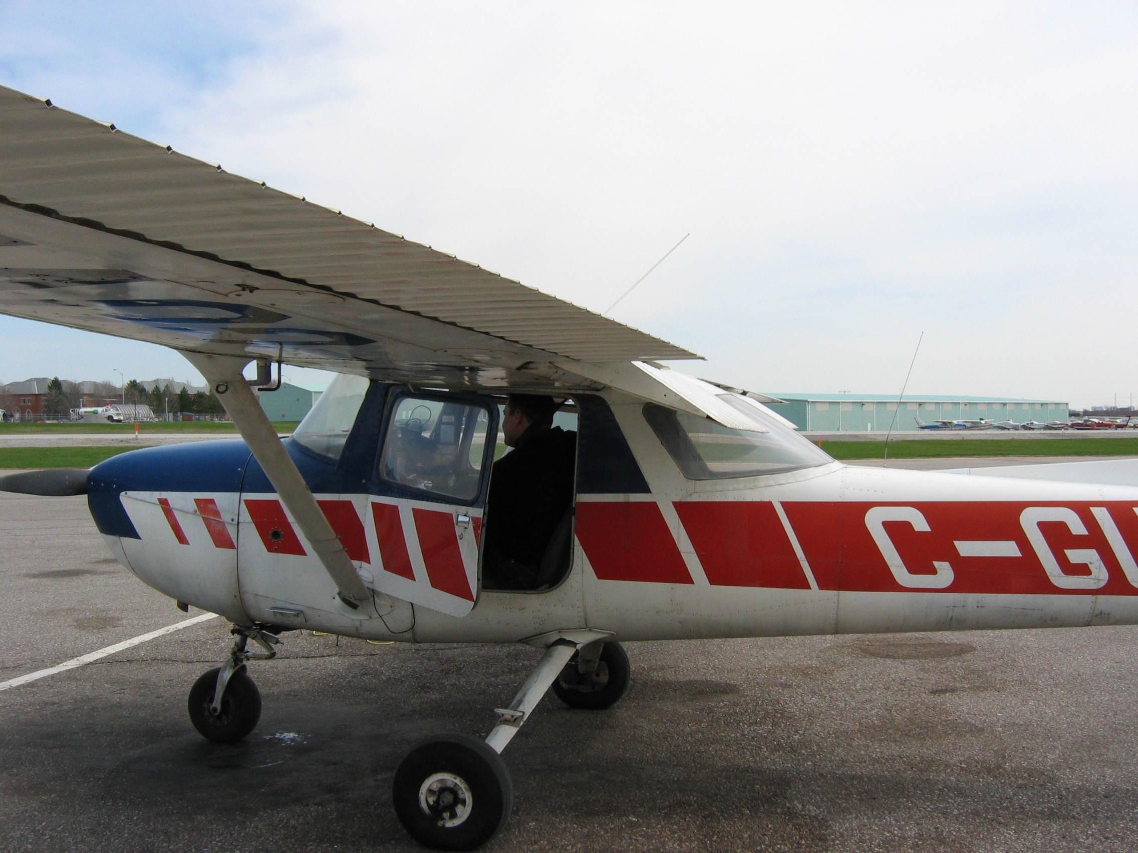 FLying over Toronto April 20 2004 04.JPG